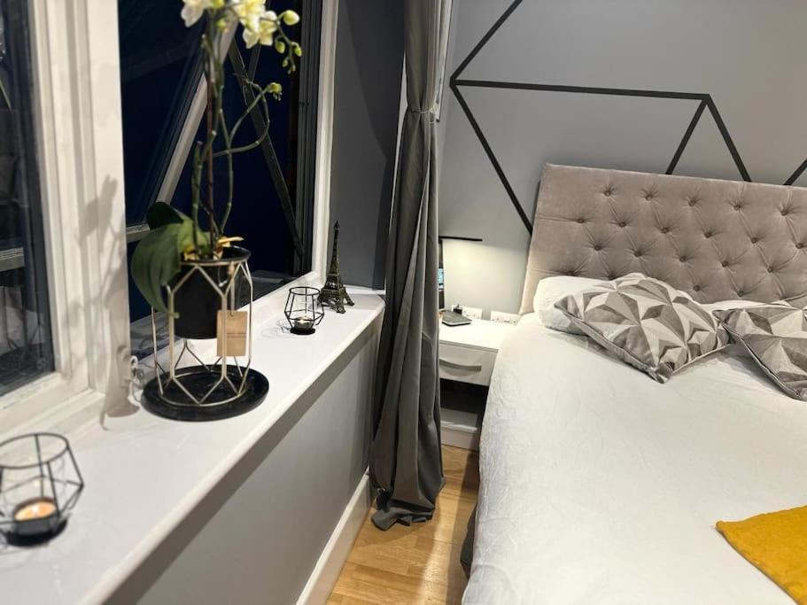 Stunning Luxury Croydon Apartment Gatwick Airport Close Purley Exterior foto